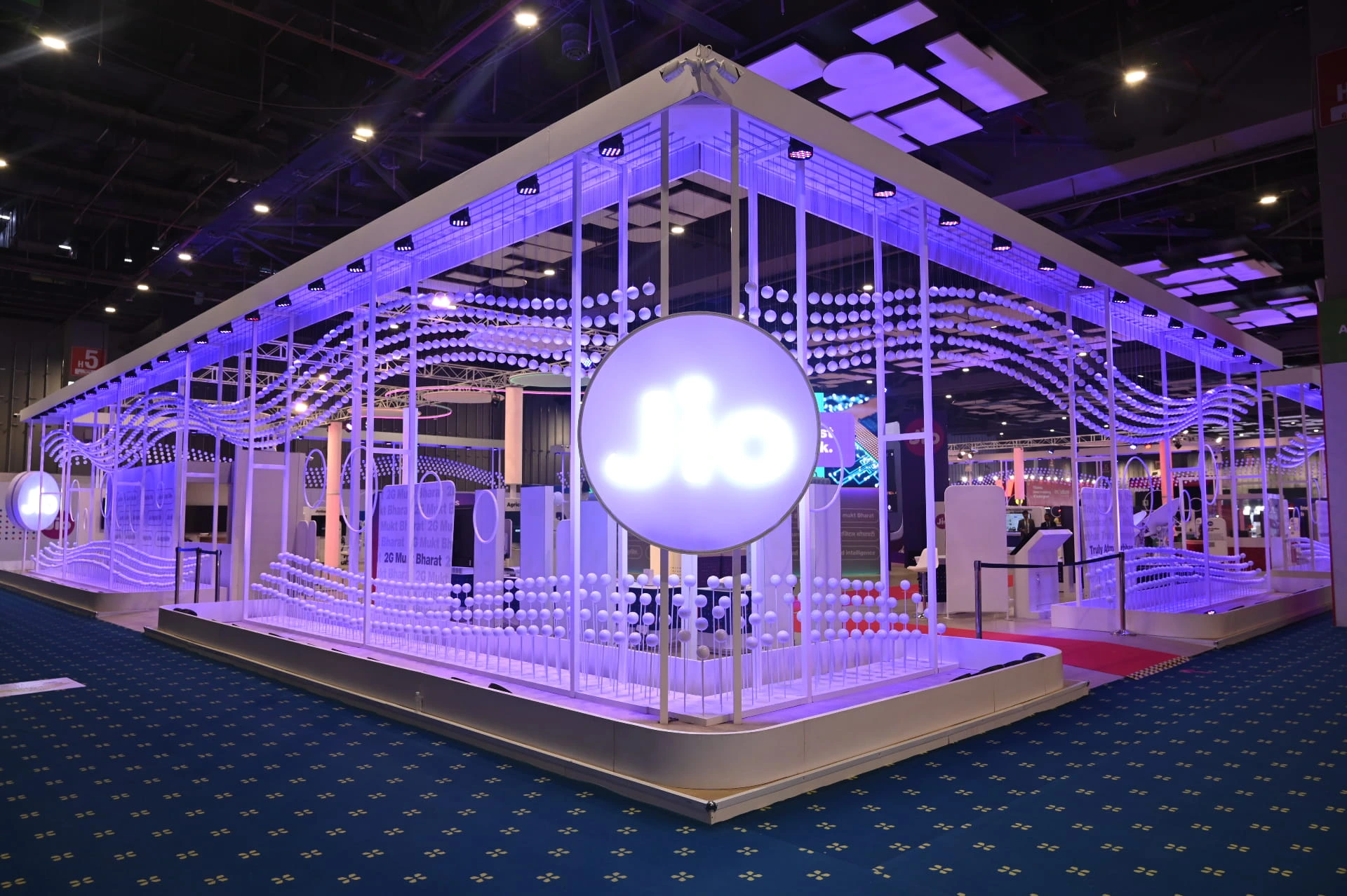 Trade Show Booths Displays That Inspire & Engage